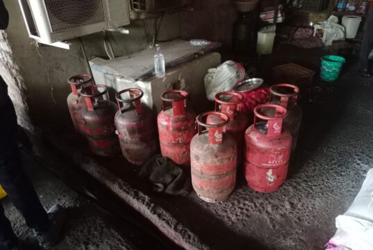 घरेलू LPG के दुरुपयोग व कालाबाजारी पर जिला प्रशासन की सख्ती,350 से अधिक गैस सिलेंडर जब्त