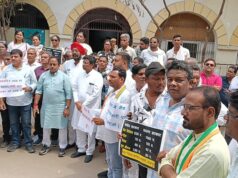 शहर जिला कांग्रेस कमेटी रायपुर के द्वारा गैस सिलेंडर की महंगाई और किल्लत को लेकर धरना प्रदर्शन