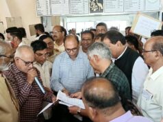 कर्मचारियों ने महॅंगाई भत्ता, नियमितिकरण सहित 5 सूत्रीय माँगों के लिए मुख्य सचिव के नाम ज्ञापन सौंपा