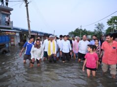 राजस्व एवं आपदा प्रबंधन मंत्री टंकराम वर्मा ने तिल्दा के बाढ़ प्रभावित क्षेत्रों का किया निरीक्षण